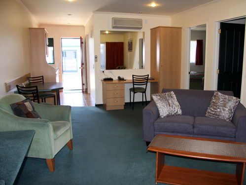 特威斯尔雷克斯汽车旅馆与湖畔汽车旅馆 Agoda预订与餐饮服务体验