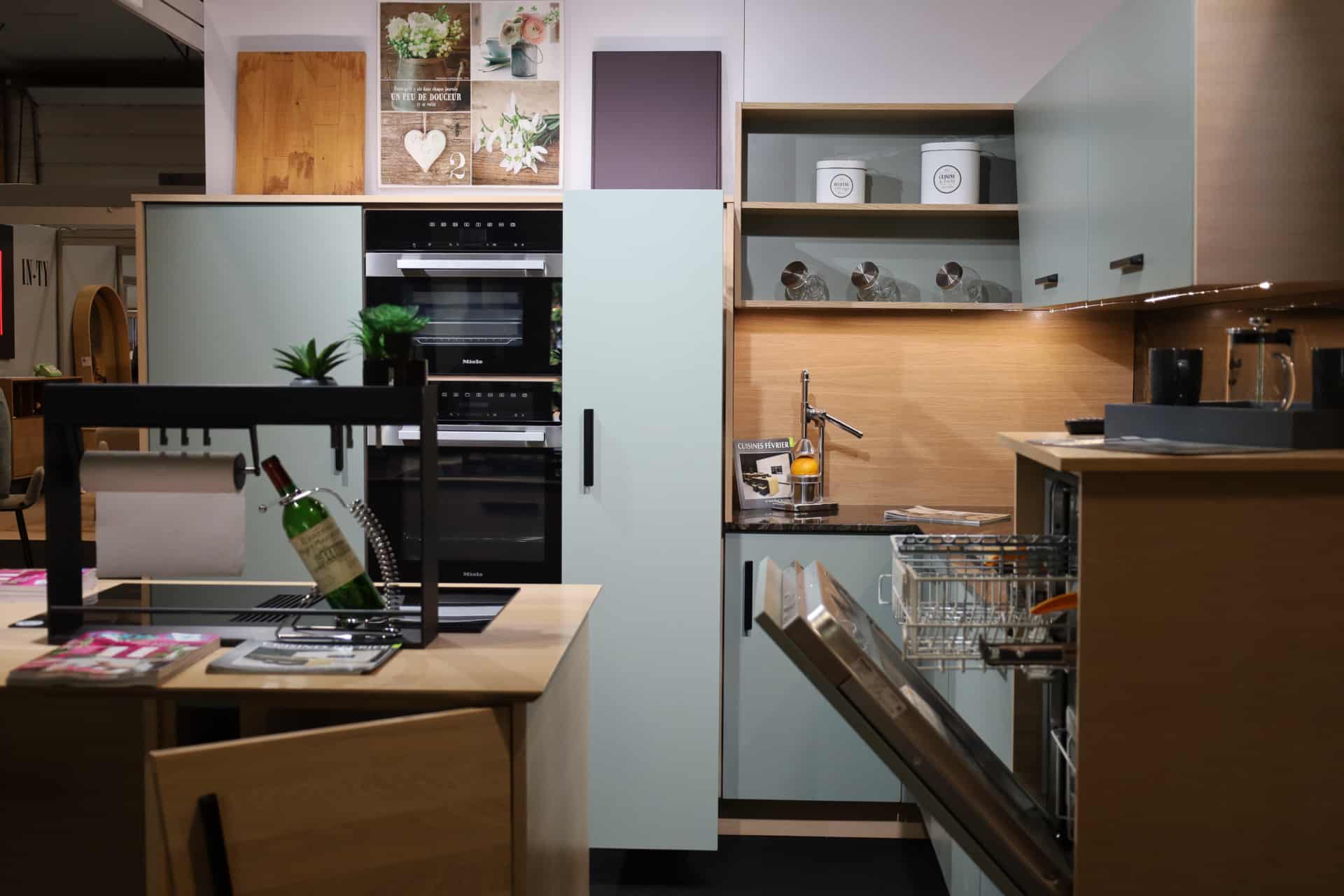 2025年秋季雷恩家具与装饰品展览会 公园展览中心与住宿服务全解析